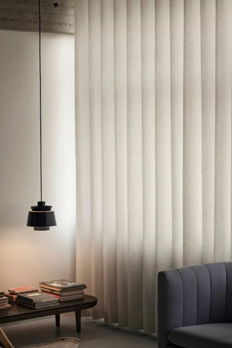 &Tradition Utzon pendellampa JU1, stålblå, specialutgåva