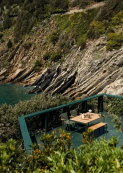 &Tradition Ville AV34 utomhusfåtölj, varm svart