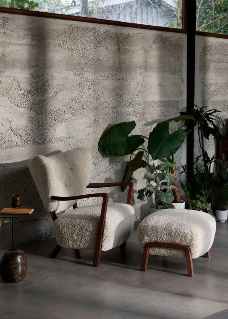 &Tradition Wulff ATD2 loungefåtölj och ATD3 puff, Månljus - ek