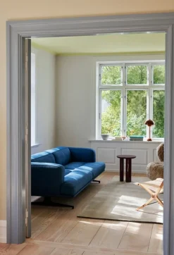 &Tradition X HM10 fåtölj, ek med valnötsinlägg - natur