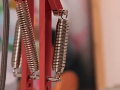 Anglepoise Original 1227 skrivbordslampa, korallröd