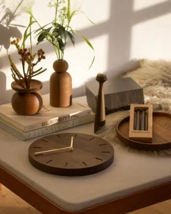 applicata Lily ljusstake, rökt ek