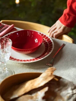 Arabia 24h Tuokio tallrik 20 cm, röd