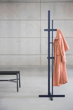 Ariake Elements klädhängare, svart