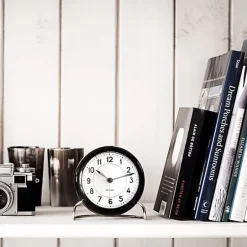 Arne Jacobsen AJ Station bordsklocka med alarm, svart