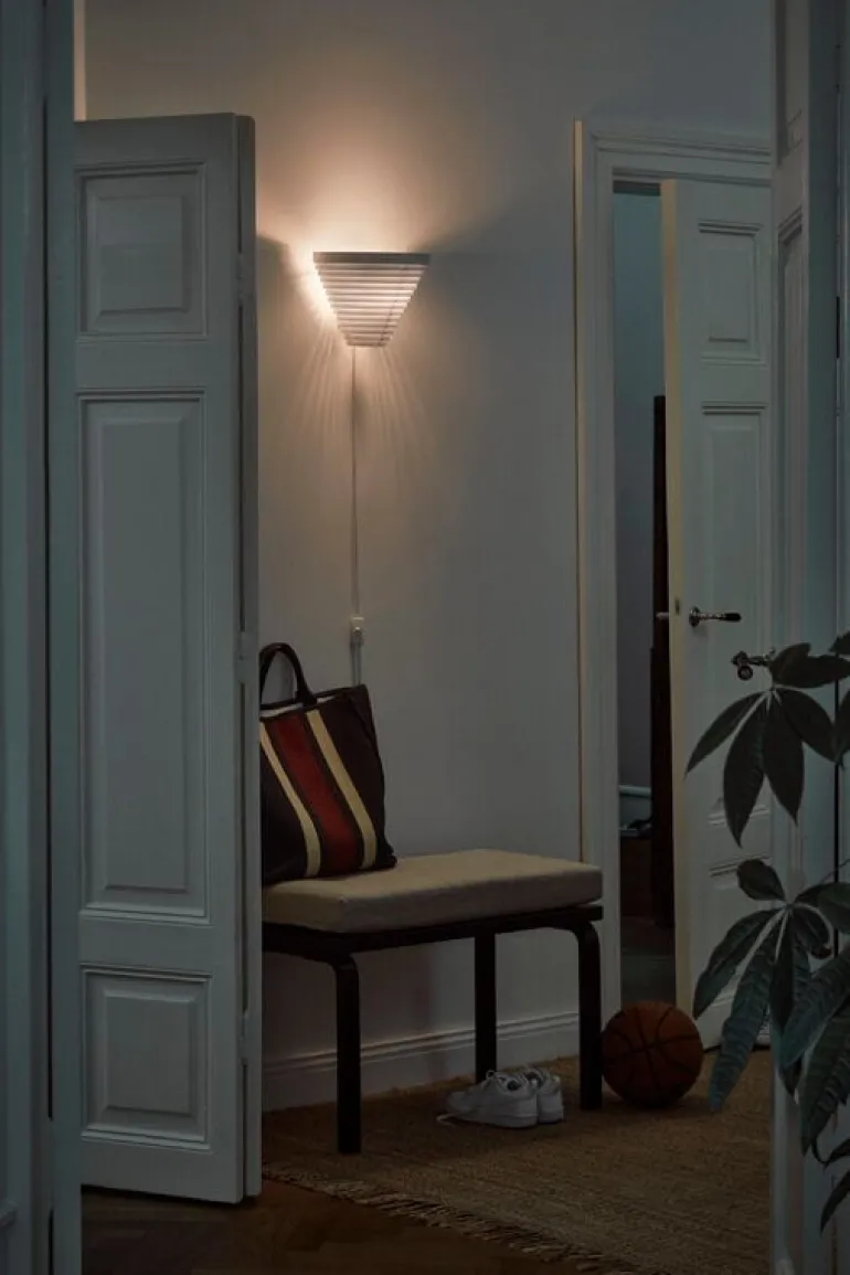Artek A910 vägglampa