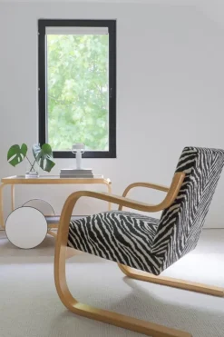 Artek Aalto Armchair 402, honungsbetsad - Zebra