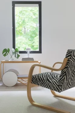Artek Aalto Armchair 402, honungsbetsad - Zebra