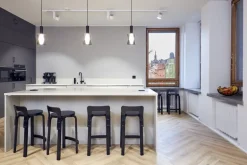 Artek Aalto barstol K65, svart