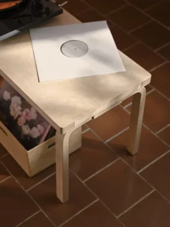 Artek Aalto bänk 153B, heltäckande sits, björk