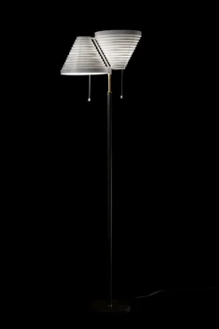 Artek Aalto golvlampa A810, mässing