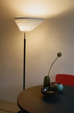 Artek Aalto golvlampa A805, polerad mässing