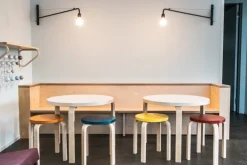 Artek Aalto pall E60, röd - björk