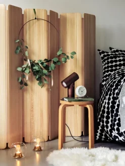 Artek Aalto pall E60, svart linoleum