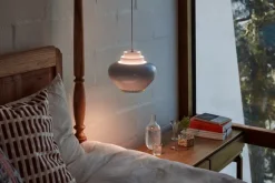 Artek Aalto pendellampa A333 "Turnip", vit - mässing