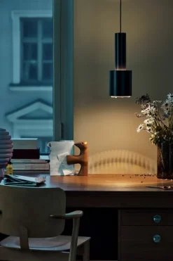 Artek Aalto pendellampa A110 ”Hand Grenade”, helsvart