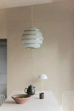 Artek Aalto pendellampa A331 ”Beehive”, vit - krom