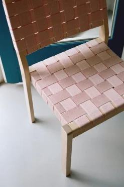 Artek Aalto stol 611, björk - naturlig/röd vävning