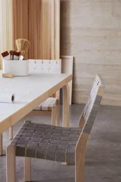 Artek Aalto stol 611, björk - naturlig/svart vävning