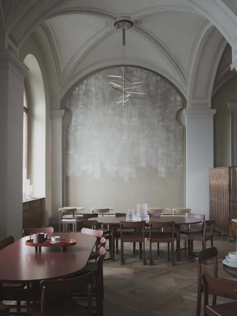 Artek Atelier stol, mörkröd