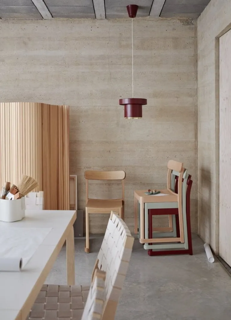 Artek Atelier stol, mörkröd