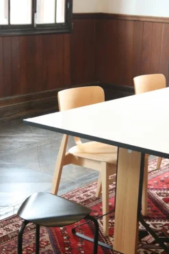 Artek Domus stol, lackerad björk