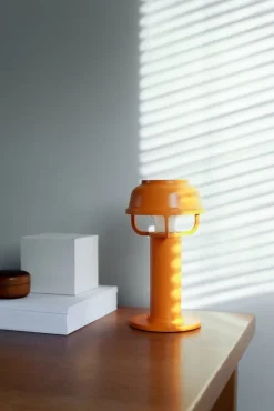 Artek Kori bordslampa, orange