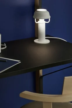 Artek Kori bordslampa, vit