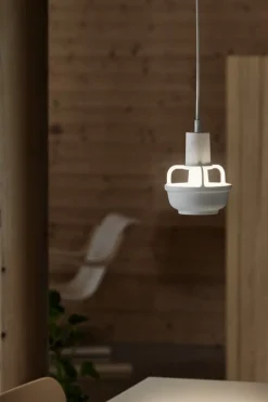 Artek Kori pendellampa, vit