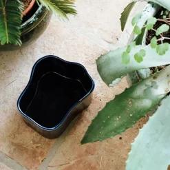 Artek Riihitie blomkruka B, medium, blåglansig