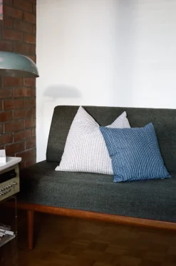 Artek Rivi kuddfodral, 40 x 40 cm, blå - vit