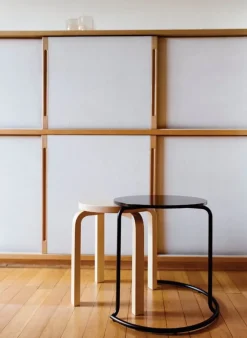 Artek Side Table 606, svart