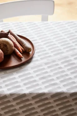 Artek Siena tyg av bomullskanvas, 150 x 300 cm, grå - ljusgrå