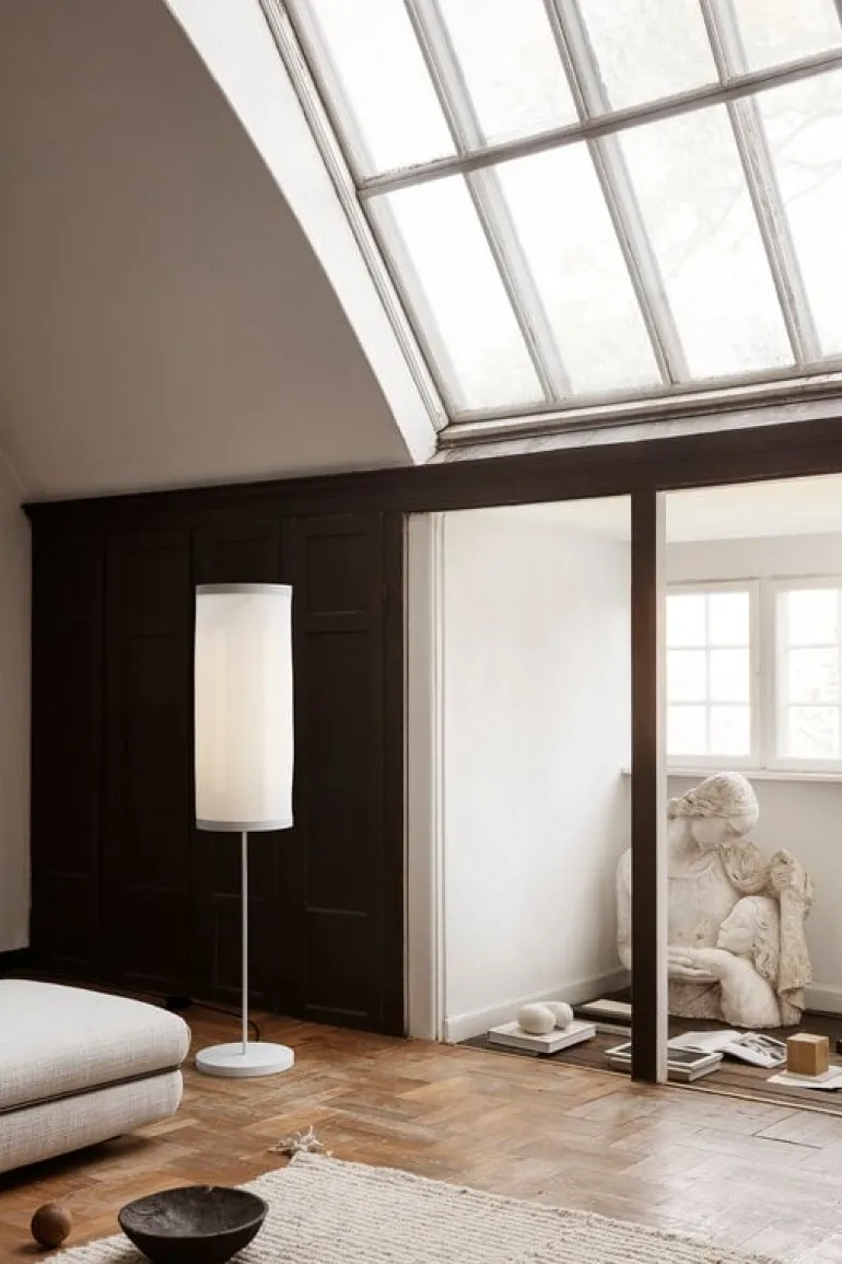 Astep Isol golvlampa 30/76, gräddvit