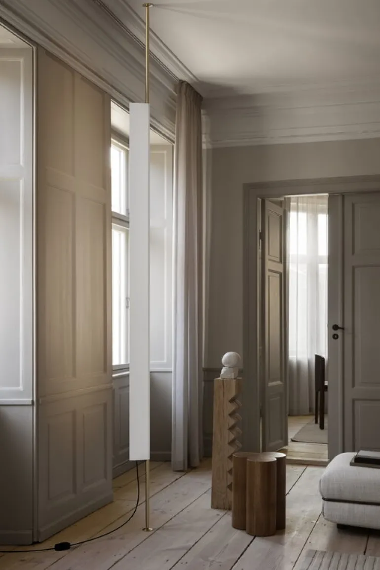 Astep LT8 golvlampa, vit