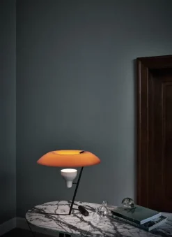 Astep Model 548 bordslampa, mörk polerad mässing - orange