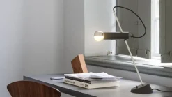 Astep Model 566 bordslampa, svart