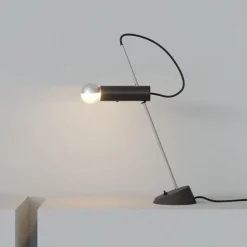 Astep Model 566 bordslampa, svart