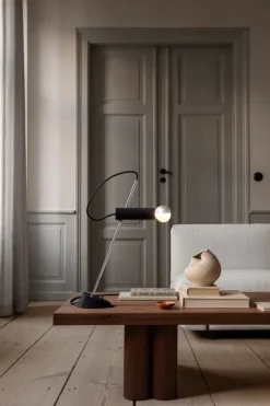 Astep Model 566 bordslampa, svart