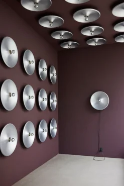 Astep Model 262 vägglampa, strömbrytare, satinerad aluminium