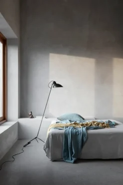 Astep VV Cinquanta golvlampa, svart