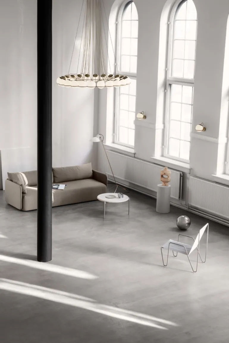 Astep VV Cinquanta golvlampa, mässing - vit