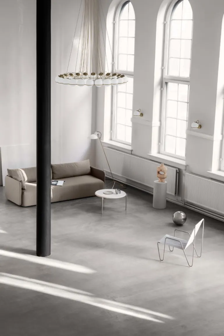 Astep VV Cinquanta golvlampa, mässing - vit