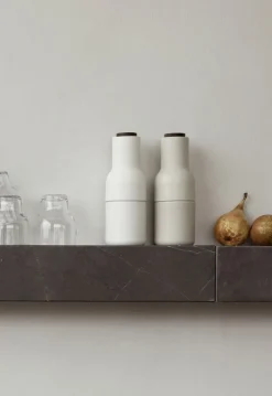 Audo Copenhagen Bottle Grinder, 2 delar, keramik, sand - valnöt