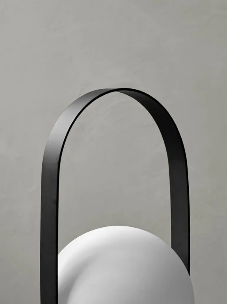 Audo Copenhagen Carrie bärbar bordlampa, utomhus, svart