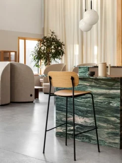 Audo Copenhagen Co barstol 65,5 cm, svart stål - ek