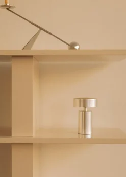 Audo Copenhagen Column bärbar bordslampa, aluminium