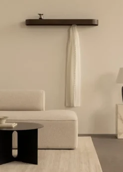 Audo Copenhagen Epokhylla med ställ 118, mörkbetsad ek - svart