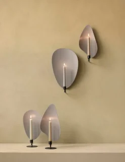 Audo Copenhagen Flambeau ljusstake, 34 cm, bronsfärgad mässing - grå