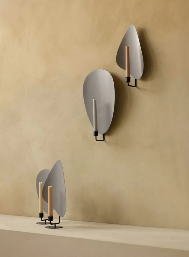 Audo Copenhagen Flambeau ljusstake, 34 cm, bronsfärgad mässing - grå